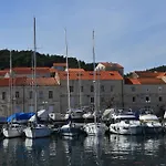 Castello Rezidence בית נופש