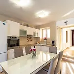 בית נופש Castello Rezidence קורצולה