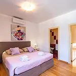 בית נופש Castello Rezidence *