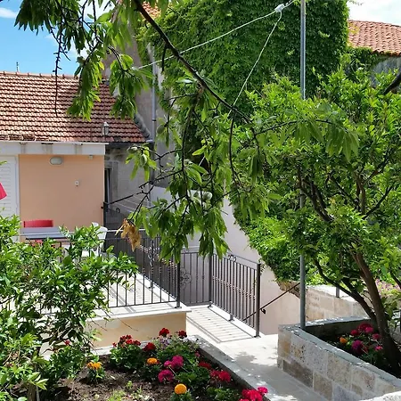 بيت للعطل Castello Rezidence *