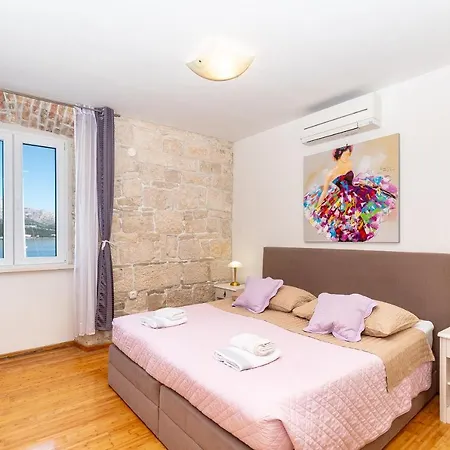 בית נופש Castello Rezidence קורצולה