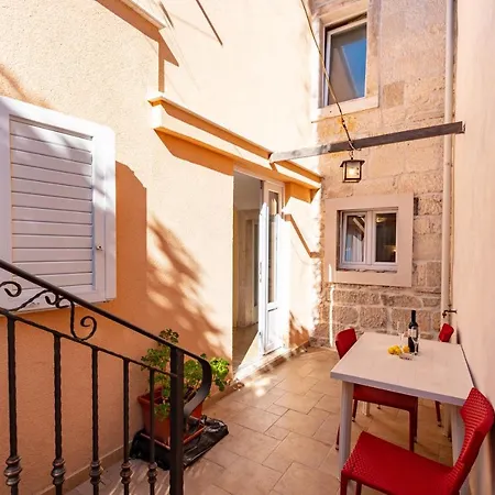 Castello Rezidence Holiday home *